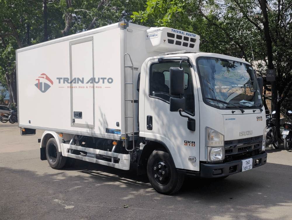 Xe tải Isuzu QMR77HE4A 1.9 tấn thùng đông lạnh